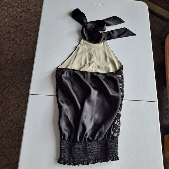 Black Lace Halter Blouse - Picture 4 of 6